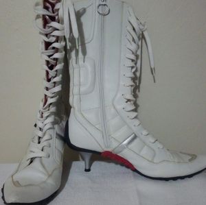 Space-aged Looking Off-White Boots, size 37/US 7